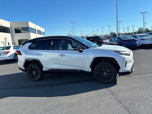 Used 2024 Toyota RAV4 XSE AWD/4WD image 4