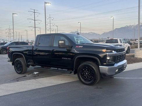 Certified 2022 Chevrolet Silverado 2500 LT w/ Convenience Package image 32
