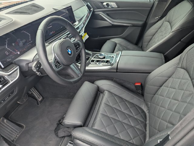 Used 2026 BMW X7 xDrive40i w/ M Sport Package AWD/4WD image 16