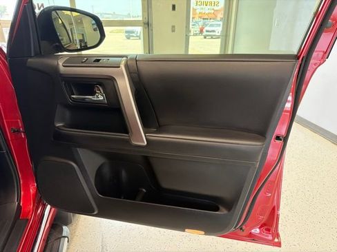 Used 2024 Toyota 4Runner Limited AWD/4WD image 46
