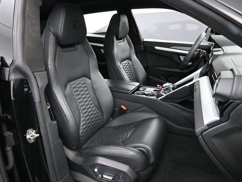 Used 2019 Lamborghini Urus AWD/4WD image 29