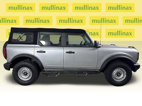 Certified 2023 Ford Bronco 4-Door AWD/4WD image 2