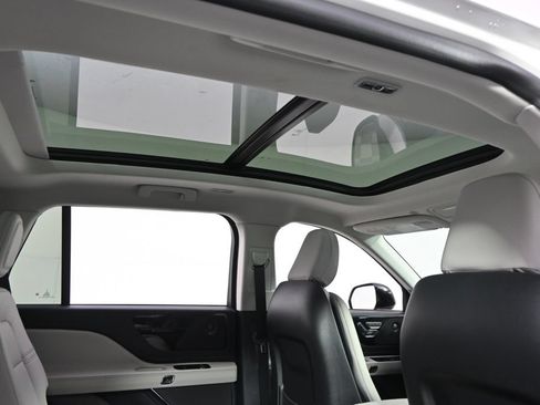 New 2026 Lincoln Aviator AWD image 17