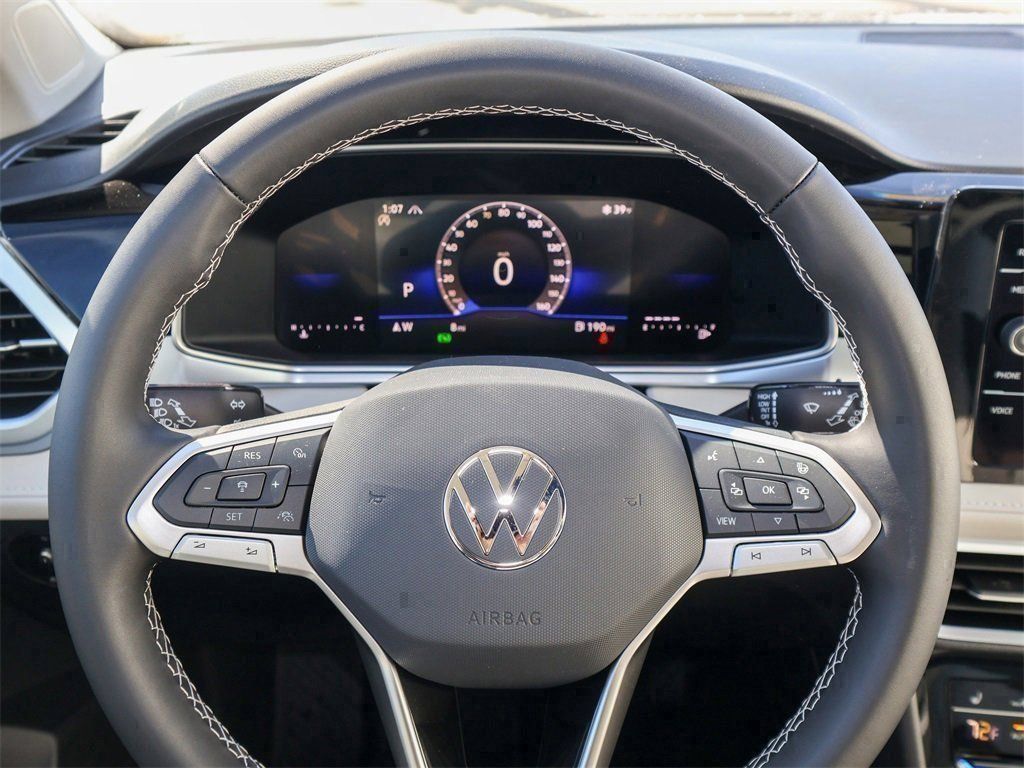 New 2026 Volkswagen Taos SE AWD/4WD image 21