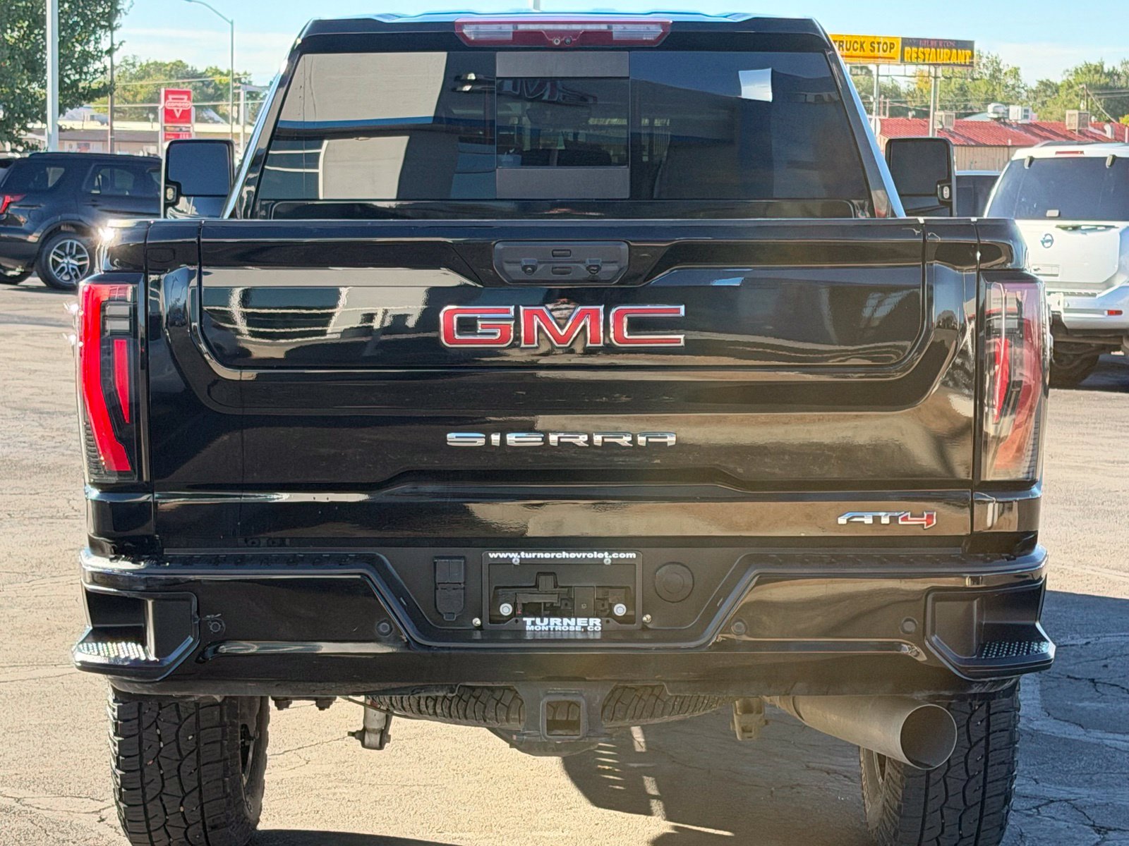 Used 2024 GMC Sierra 2500 AT4 w/ Technology Package AWD/4WD image 7