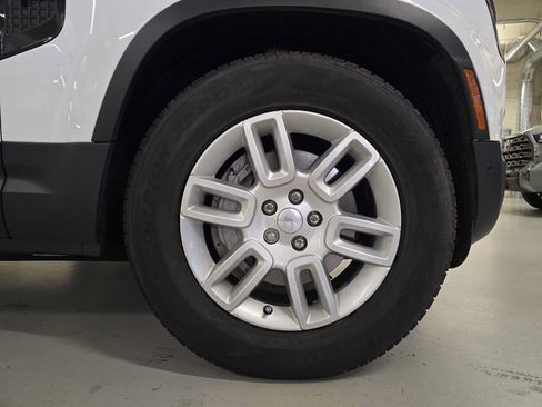 Used 2025 Land Rover Defender 130 S AWD/4WD image 9