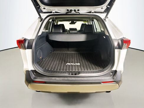 Used 2023 Toyota RAV4 Limited image 28