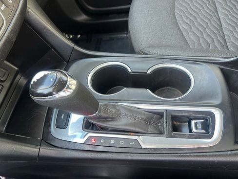 Used 2020 Chevrolet Equinox LT image 29