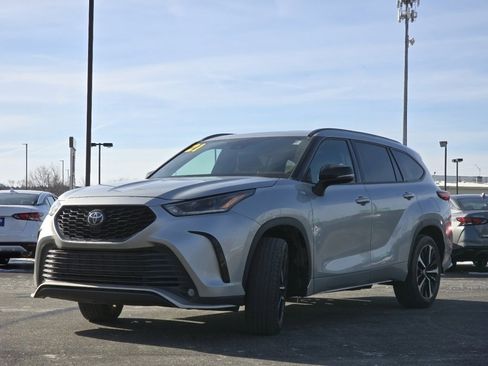 Used 2021 Toyota Highlander XSE image 9