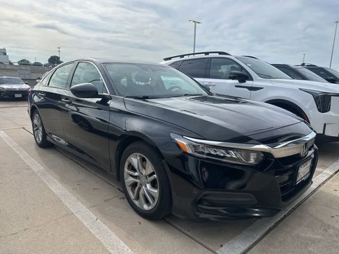 Used 2018 Honda Accord LX image 2