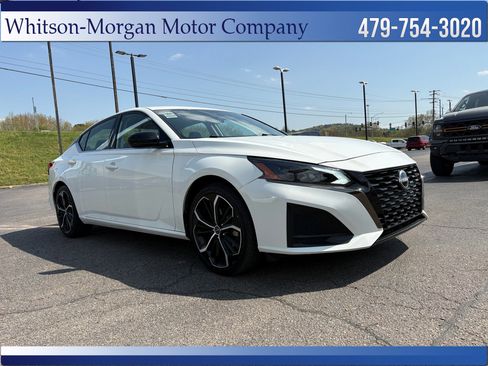 Used 2024 Nissan Altima 2.5 SR image 3