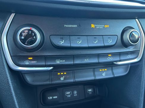 Used 2019 Hyundai Santa Fe SEL image 36