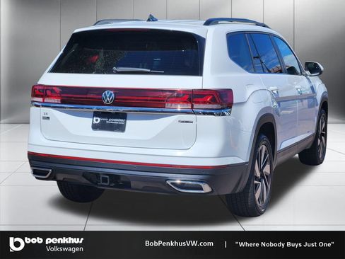 Used 2024 Volkswagen Atlas SE AWD/4WD image 25