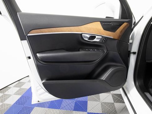 Used 2023 Volvo XC90 B6 Plus w/ Protection Package Premier image 9