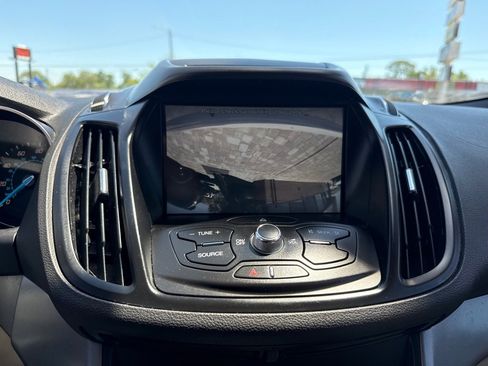 Used 2016 Ford Escape SE w/ Equipment Group 201A image 16