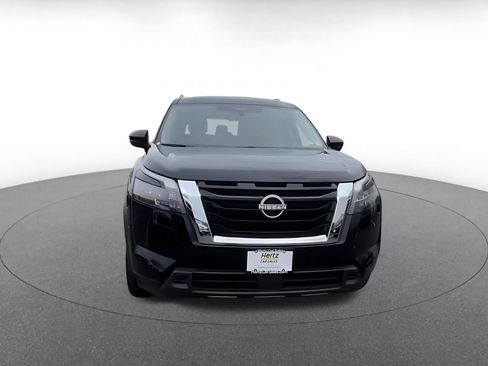 Used 2025 Nissan Pathfinder SV FWD image 5