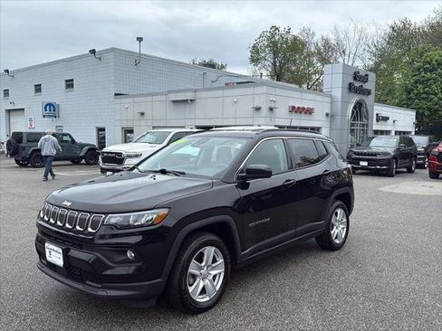 Certified 2022 Jeep Compass Latitude AWD/4WD image 1