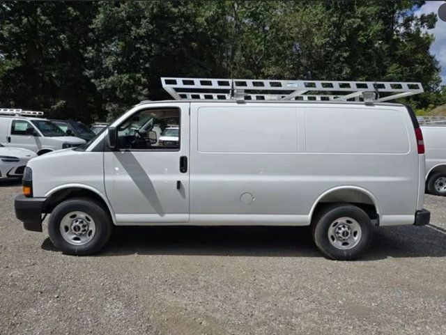 New 2025 GMC Savana 3500 w/ Power Convenience Package RWD image 4