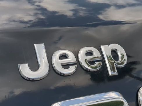 Used 2022 Jeep Cherokee Limited AWD/4WD image 13