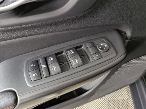 Used 2019 Jeep Cherokee Trailhawk w/ Comfort/Convenience Group image 12