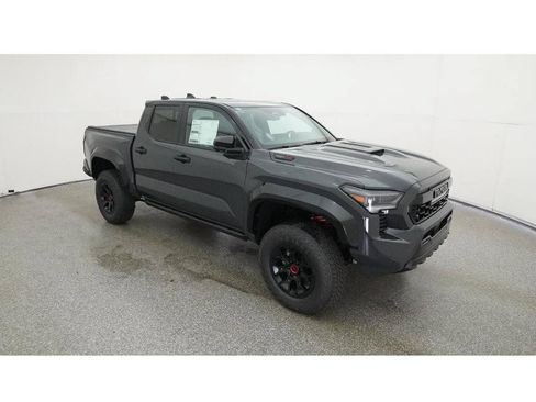Used 2025 Toyota Tacoma TRD Pro w/ Tow Tech Package AWD/4WD image 17