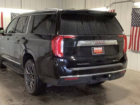 Used 2024 GMC Yukon XL SLT w/ SLT Luxury Package image 5