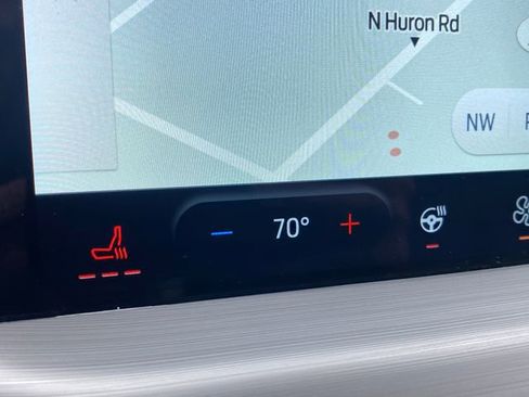 Used 2025 Ford Escape Platinum image 33