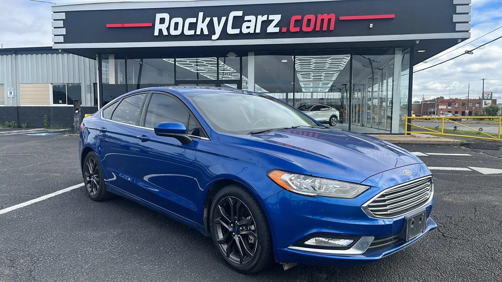 Used 2018 Ford Fusion SE w/ Equipment Group 201A FWD image 1