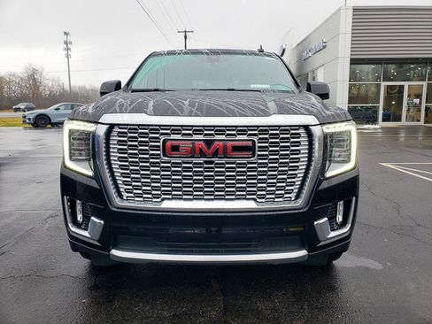 Used 2021 GMC Yukon Denali w/ LPO, Illumination Package image 2