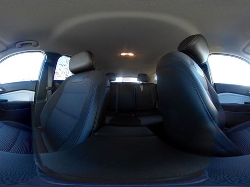 Used 2025 Chevrolet Trax LT image 42