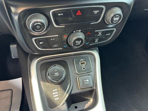 Used 2020 Jeep Compass Sport AWD/4WD image 23