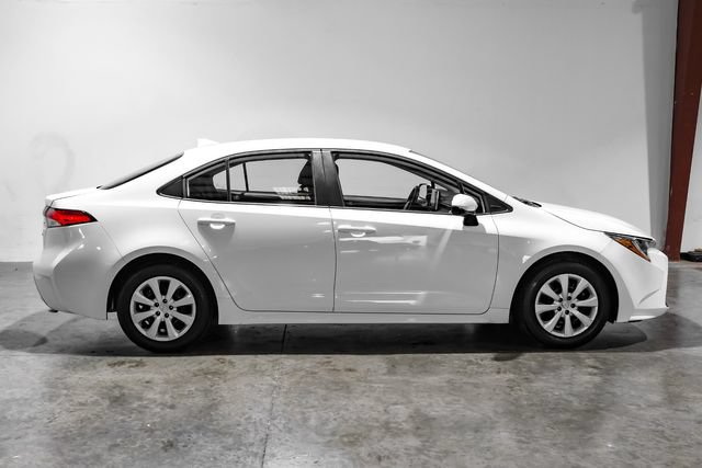 Used 2021 Toyota Corolla LE w/ Carpet Mat Package (TMS) FWD image 8