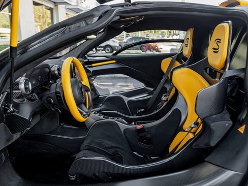 Used 2019 McLaren Senna image 15