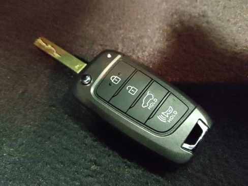Used 2019 Hyundai Elantra GT FWD image 32