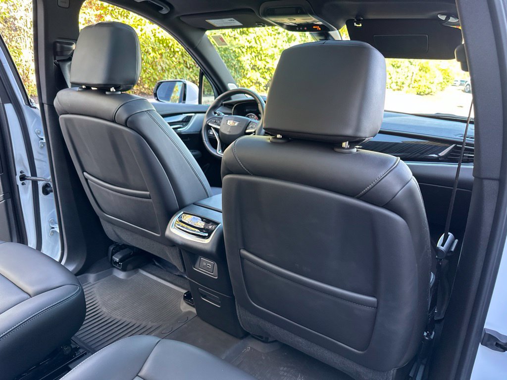 Used 2025 Cadillac XT6 Premium Luxury w/ LPO, Floor Liner Package AWD/4WD image 33