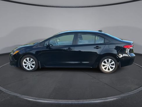 Used 2026 Toyota Corolla LE FWD image 5