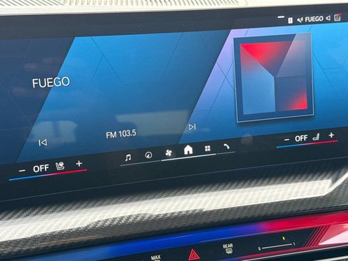 Used 2025 BMW M5 Touring image 21