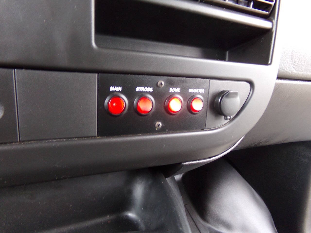 Used 2015 Chevrolet Express 2500 RWD image 32