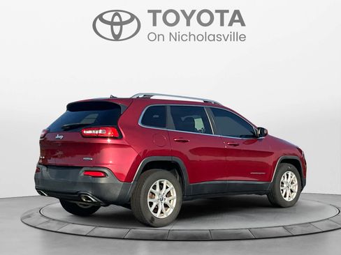 Used 2015 Jeep Cherokee Latitude AWD/4WD image 5
