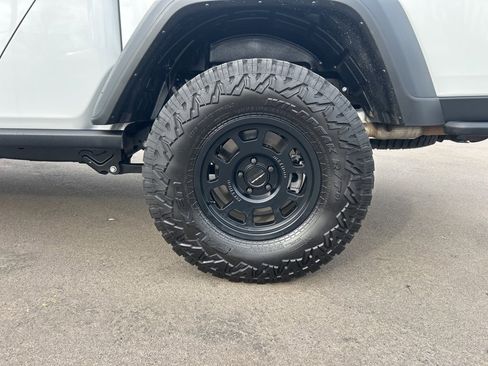Certified 2024 Jeep Gladiator Rubicon w/ Convenience Group image 4