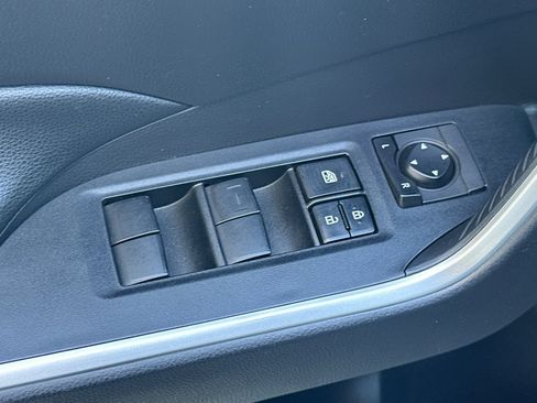 Used 2020 Toyota RAV4 LE w/ Carpet Mat Package AWD/4WD image 13