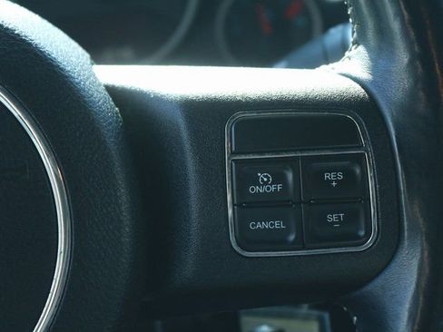 Used 2012 Jeep Wrangler Unlimited Rubicon image 19