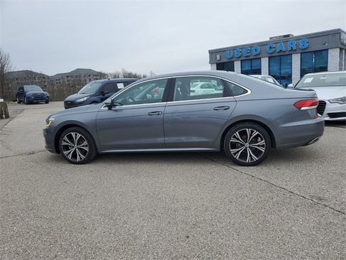 Used 2022 Volkswagen Passat 2.0T SE image 7