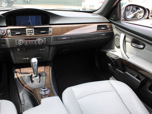 Used 2013 BMW 335i Convertible RWD image 19