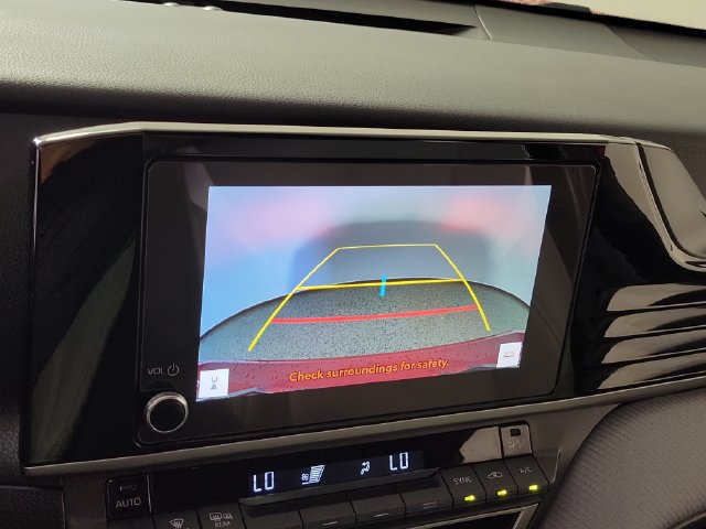 Used 2025 Toyota Camry SE FWD image 29