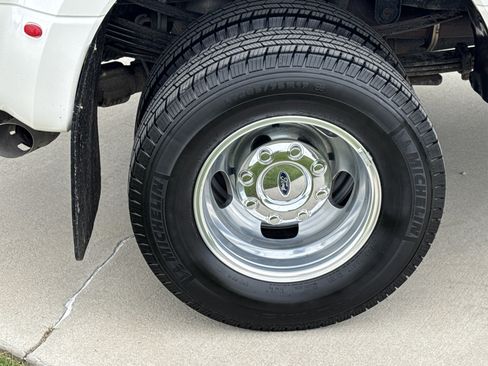 Used 2018 Ford F350 Lariat w/ Lariat Ultimate Package AWD/4WD image 12