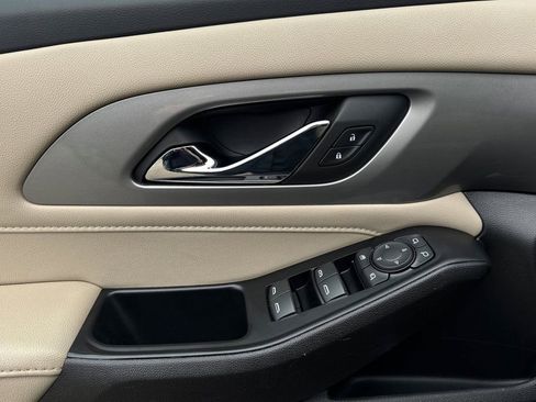 Certified 2023 Chevrolet Traverse LT w/ LT Premium Package image 11