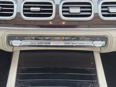 Certified 2024 Mercedes-Benz GLS 450 4MATIC image 21