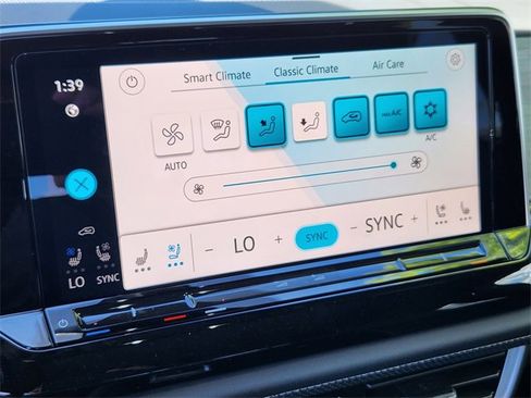 New 2025 Volkswagen Atlas Cross Sport SE image 16