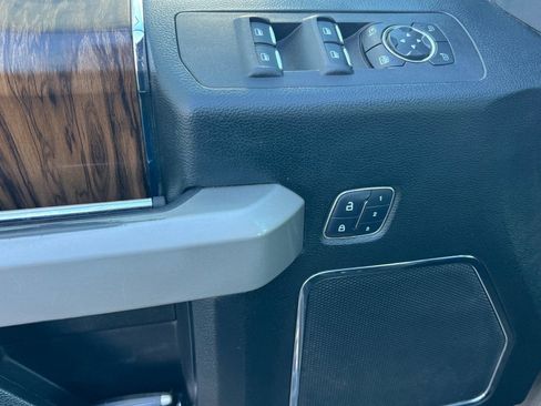 Used 2018 Ford F150 Lariat w/ Equipment Group 502A Luxury AWD/4WD image 12